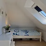 Fiiwfut Hues * Nieblum