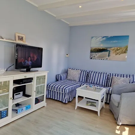 Fiiwfut Hues * Nieblum