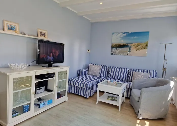 Fiiwfut Hues * Nieblum