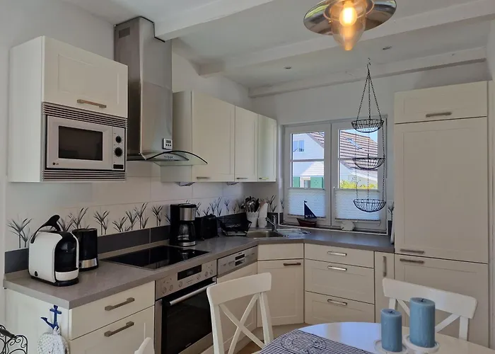 Fiiwfut Hues * Nieblum